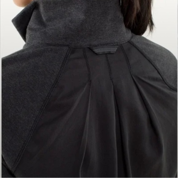 Lululemon Blissed Out Black Jacket Size 2 - Picture 5 of 16